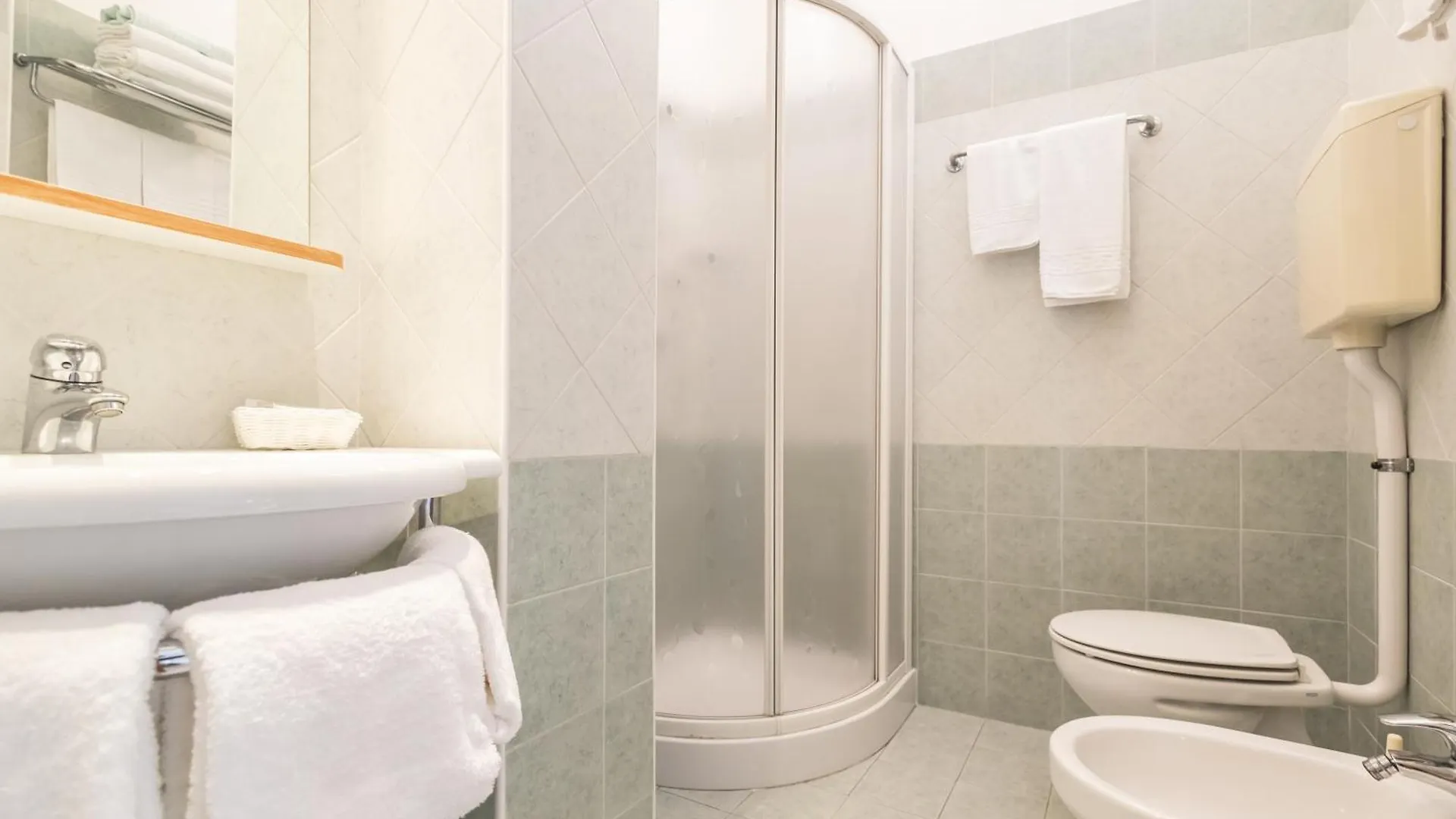 Hotel Leonardo Cattolica