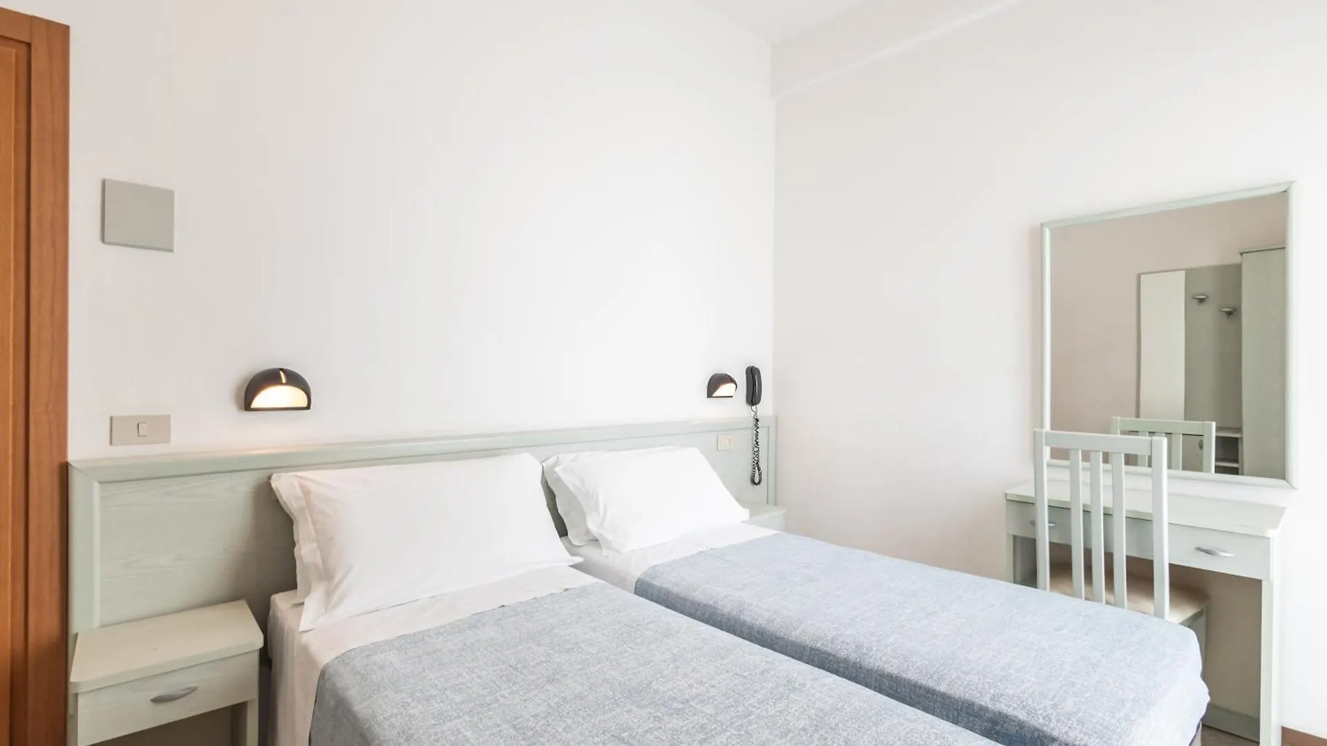 Hotel Leonardo Cattolica