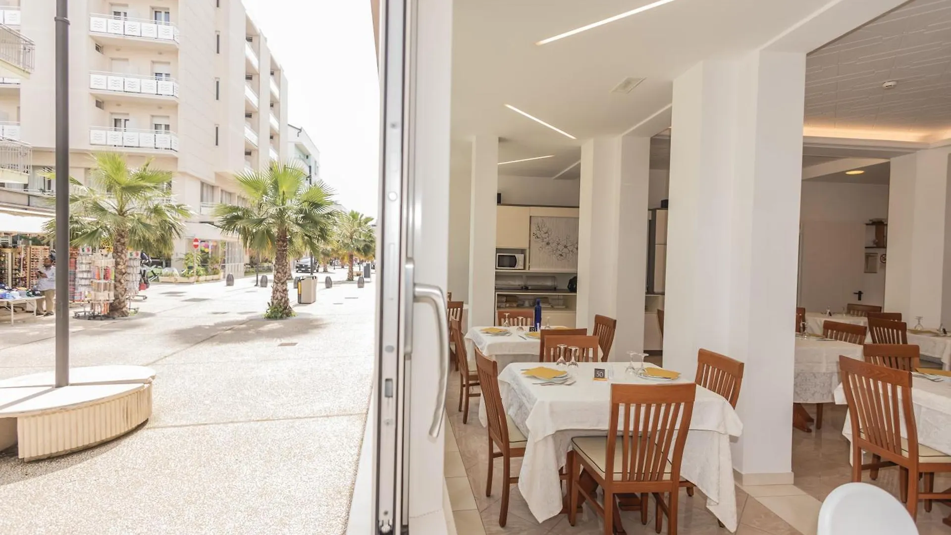 Hotel Leonardo Cattolica Italy