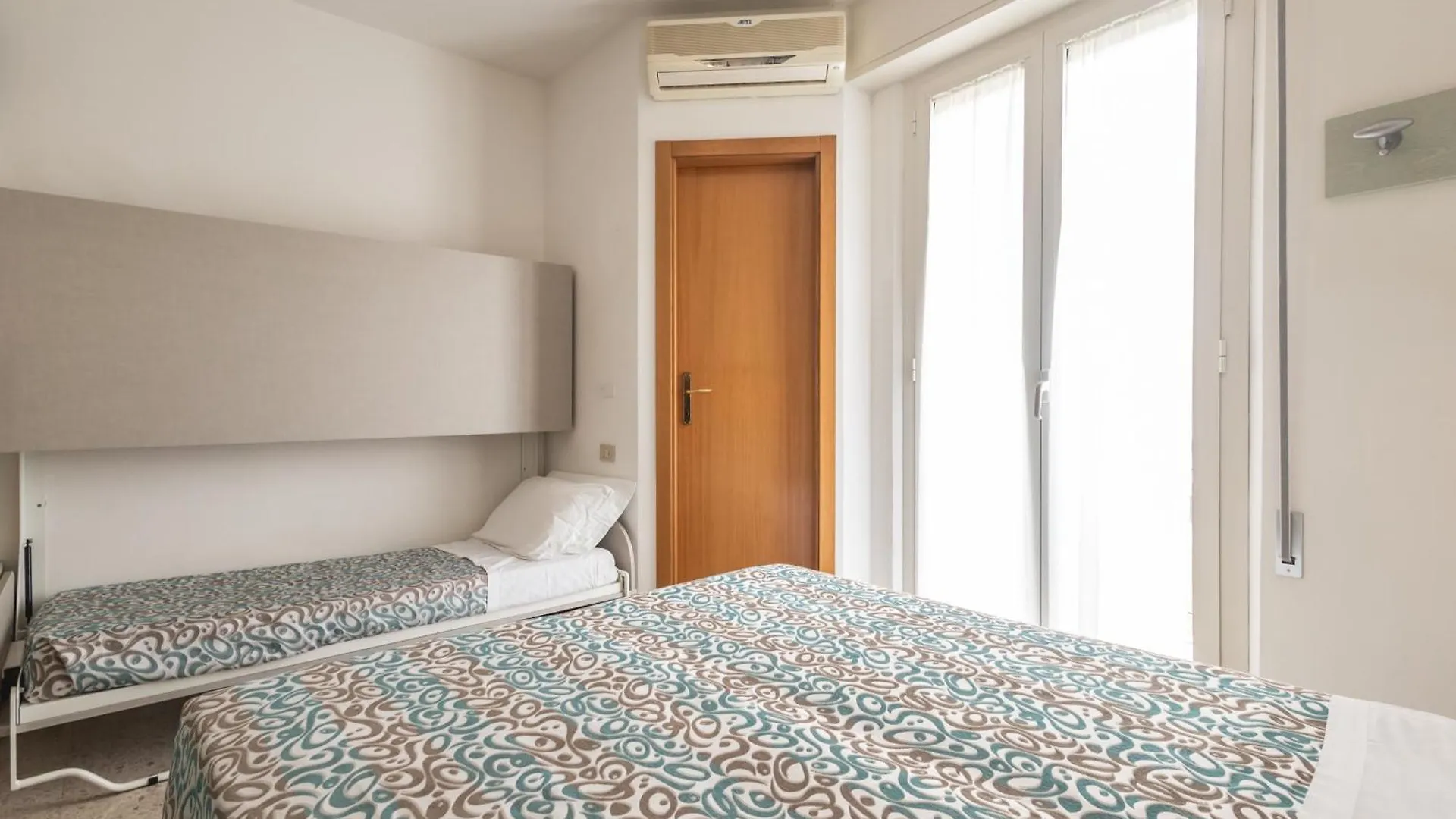 Hotel Leonardo Cattolica 2*,  Italy
